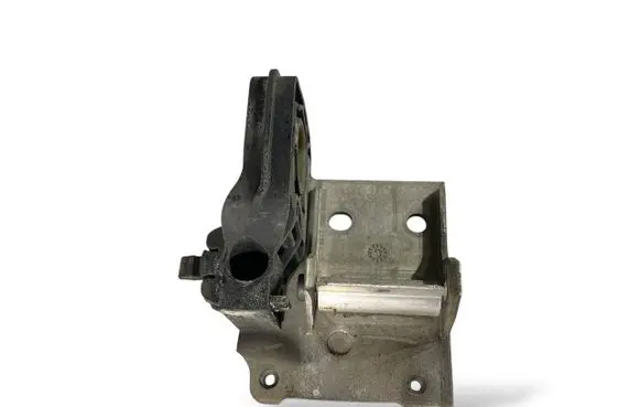 BMW 5 F10 F11 Radiator mount bracket 7186513 7207151 7211161