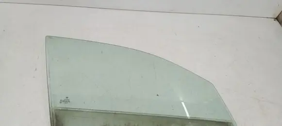 BMW 1 E81 E87 Front door window glass four-door