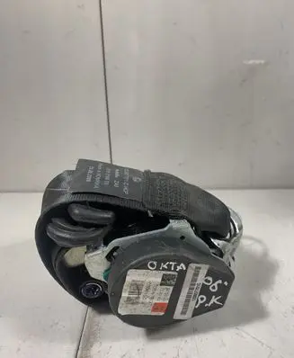 Skoda Octavia Mk2 (1Z) Front seatbelt 1Z0857701C