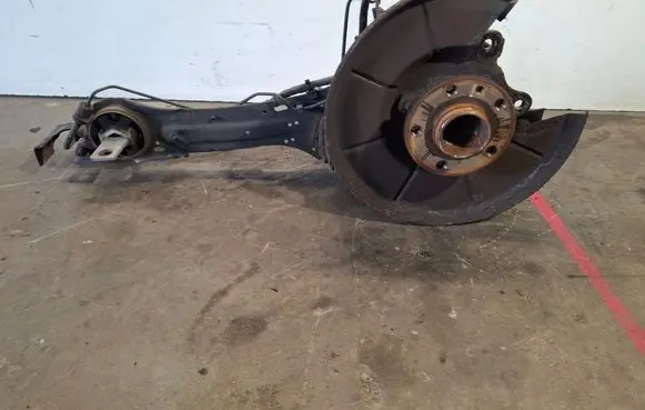 Volvo V70 Rear wheel hub 6G912K317