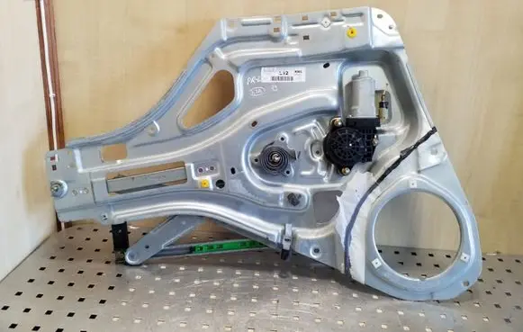 KIA Sportage Front door window regulator with motor 824701FXXX