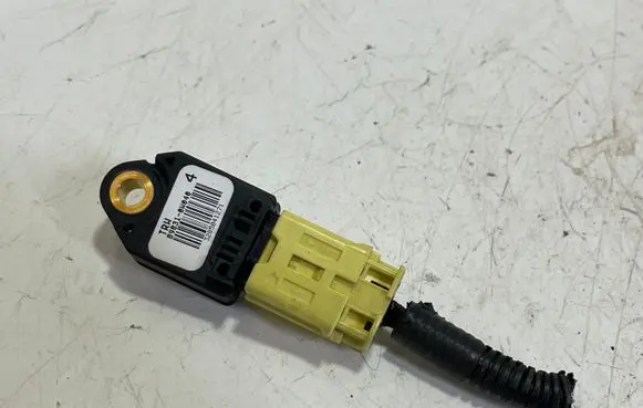 Lexus IS 220D-250-350 Airbag deployment crash/impact sensor 898310W040