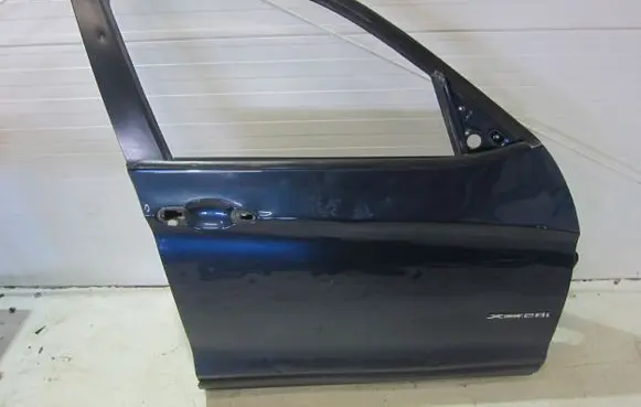 BMW X3 F25 Front door A76