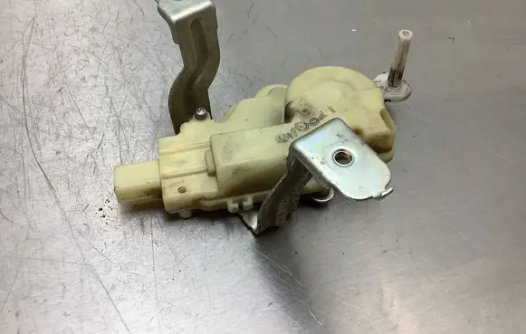 Toyota Yaris Air flap motor/actuator 