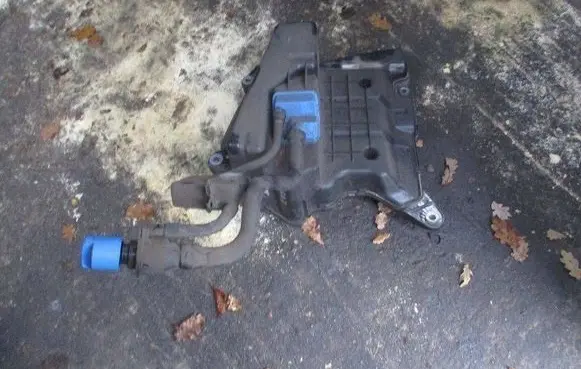 Audi A4 S4 B9 AdBlue liquid reservoir 