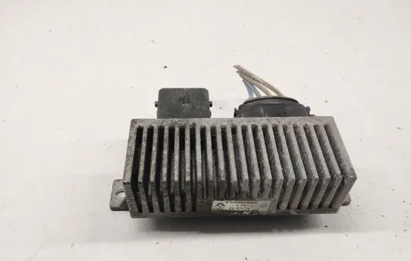 Renault Latitude (L70) Glow plug pre-heat relay 8200558438A