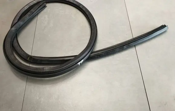 Volkswagen Scirocco Front door rubber seal 1K8367911B