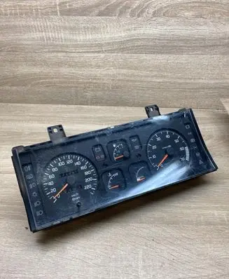 Speedometer (instrument cluster)