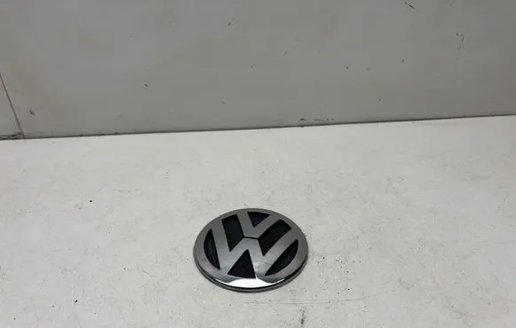 Volkswagen Jetta V Manufacturers badge/model letters 1K5853630