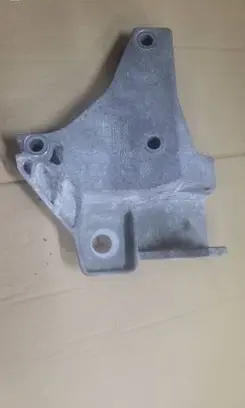 Volvo XC60 Engine mount bracket 6692p096