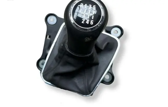 Opel Zafira B Gear shifter/selector 8126100101