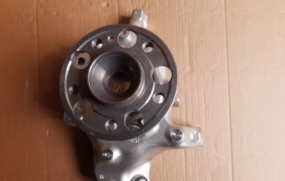 Mercedes-Benz E W213 Stub axle A2133503205 A2133572600 A2113560000