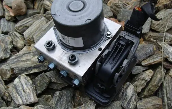 Audi A6 C7 ABS Pump 4G0907379Q