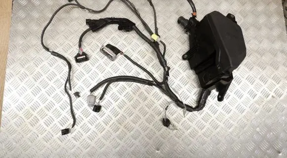 Toyota RAV 4 (XA50) Fuse box set 8266242661