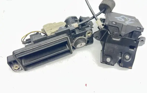 Mercedes-Benz E W211 Loading door lock A1717500085 A1717500185 A2037500693
