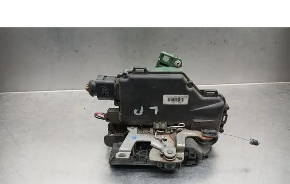 Seat Leon (1M) Front door lock 117674103