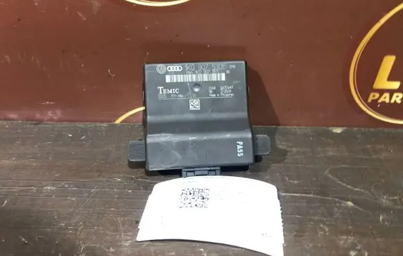 Volkswagen Golf V Gateway control module 1K0907530E