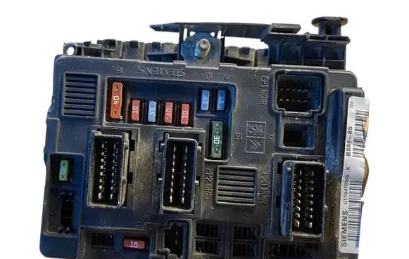 Citroen Berlingo Fuse module 9650618280