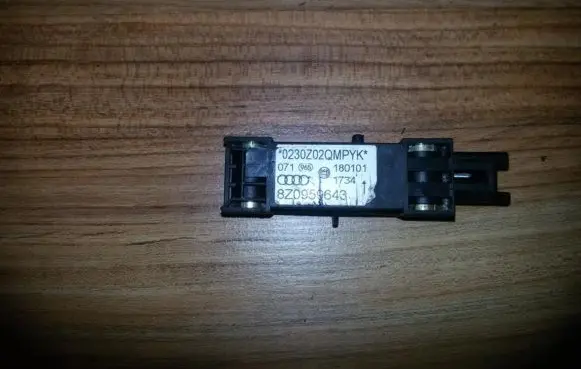 Audi A2 Airbag deployment crash/impact sensor 8Z0959643