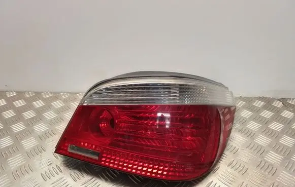 BMW 5 E60 E61 Rear/tail lights 6910768