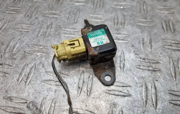 Toyota Land Cruiser (J100) Airbag deployment crash/impact sensor 8917360060