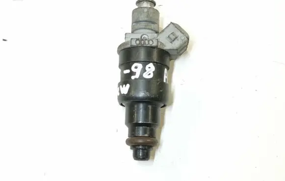 Audi A4 S4 B5 8D Fuel injector 078133551D
