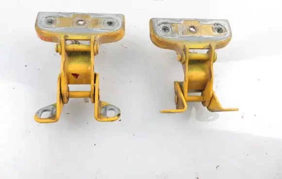 Hummer H2 Tailgate/trunk/boot hinge 