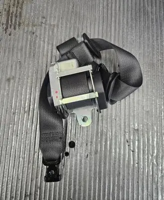 Opel Zafira C Front seatbelt 623097100 008L000