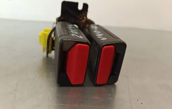Volvo V40 Rear seatbelt buckle 31377484 20130323