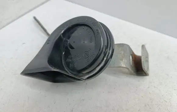 BMW 1 E81 E87 Horn signal 61337159187 7159187 61337191187