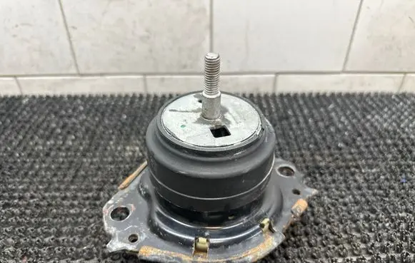 Dodge Durango III Engine mount bracket 24260