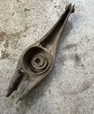 Volkswagen PASSAT B8 Rear upper control arm/wishbone 3Q0505311D