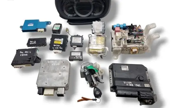 Engine ECU kit and lock set