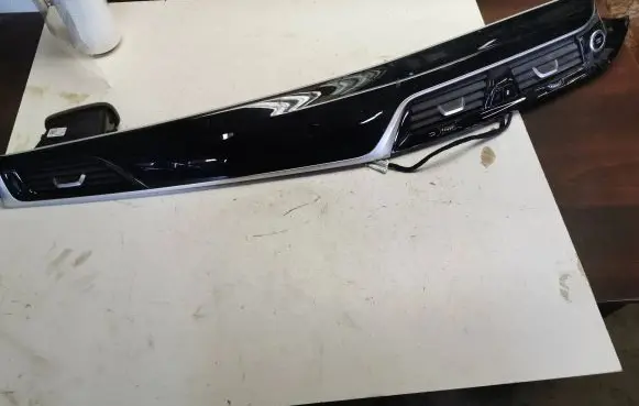 BMW 5 G30 G31 Dash center air vent grill 9329579 16828110
