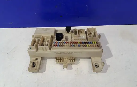 Volvo V50 Fuse module 8690720 31327215