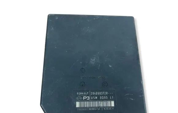 Renault Megane III Fuse module 284B68372R 9630034763 519339501