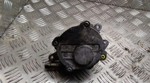 Mercedes-Benz CLS C219 Vacuum pump 1231065 A6420160280