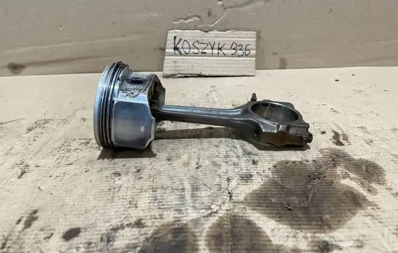 Opel Astra J Piston with connecting rod