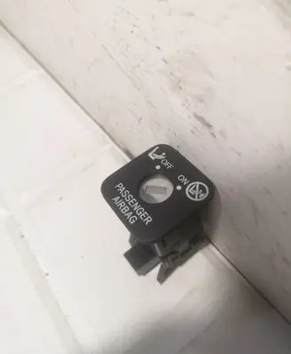 Lexus IS 220D-250-350 Passenger airbag on/off switch 1672R64
