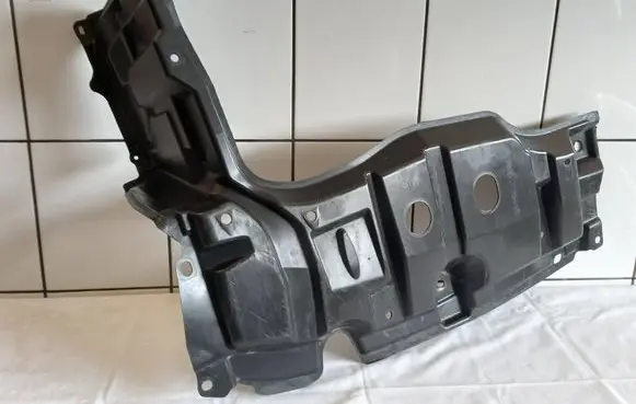 Toyota Yaris Engine splash shield/under tray 514420D141