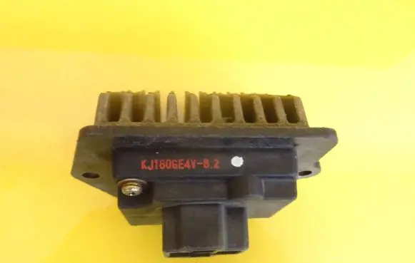 Mazda 626 Heater blower motor/fan resistor KJ180GE4V KJ180GE4V-8.2