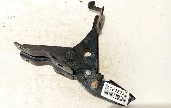 Subaru Legacy Tailgate/trunk/boot hinge