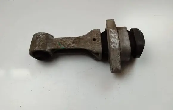 Hyundai Ioniq Engine mount bracket 21950G2000