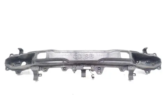 Rear bumper mounting bracket