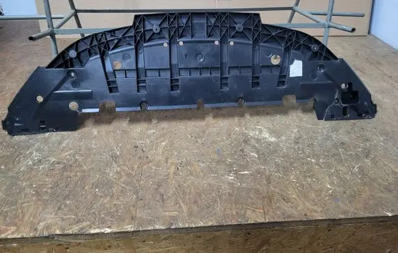 Renault Zoe Front bumper skid plate/under tray 2587785210