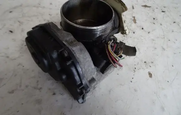 Audi A6 S6 C5 4B Throttle valve 078133063AG