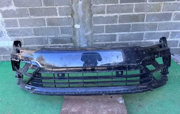 Volkswagen Tiguan Front bumper 
