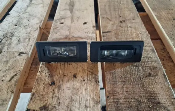 Volkswagen Touran III Number plate light