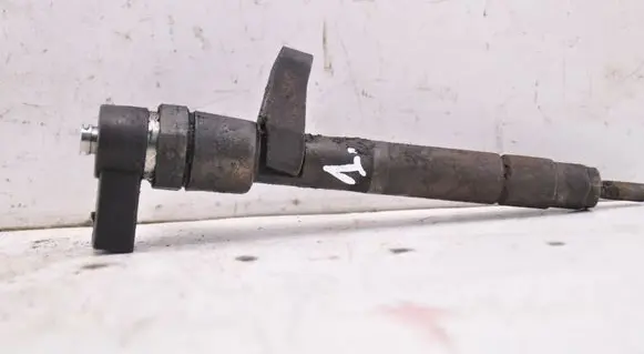 Mercedes-Benz Vito Viano W639 Fuel injector A6110701387