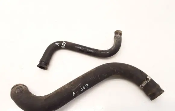 Mercedes-Benz W123 Engine coolant pipe/hose